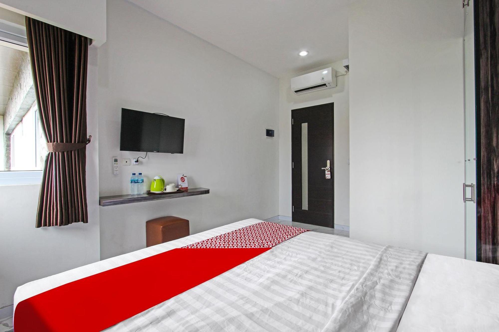 Super Oyo Capital O 91665 D'Prof Exclusive Guesthouse Semarang Exterior photo
