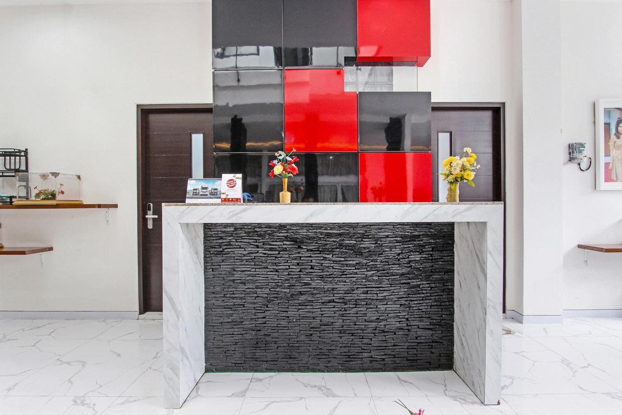 Super Oyo Capital O 91665 D'Prof Exclusive Guesthouse Semarang Exterior photo