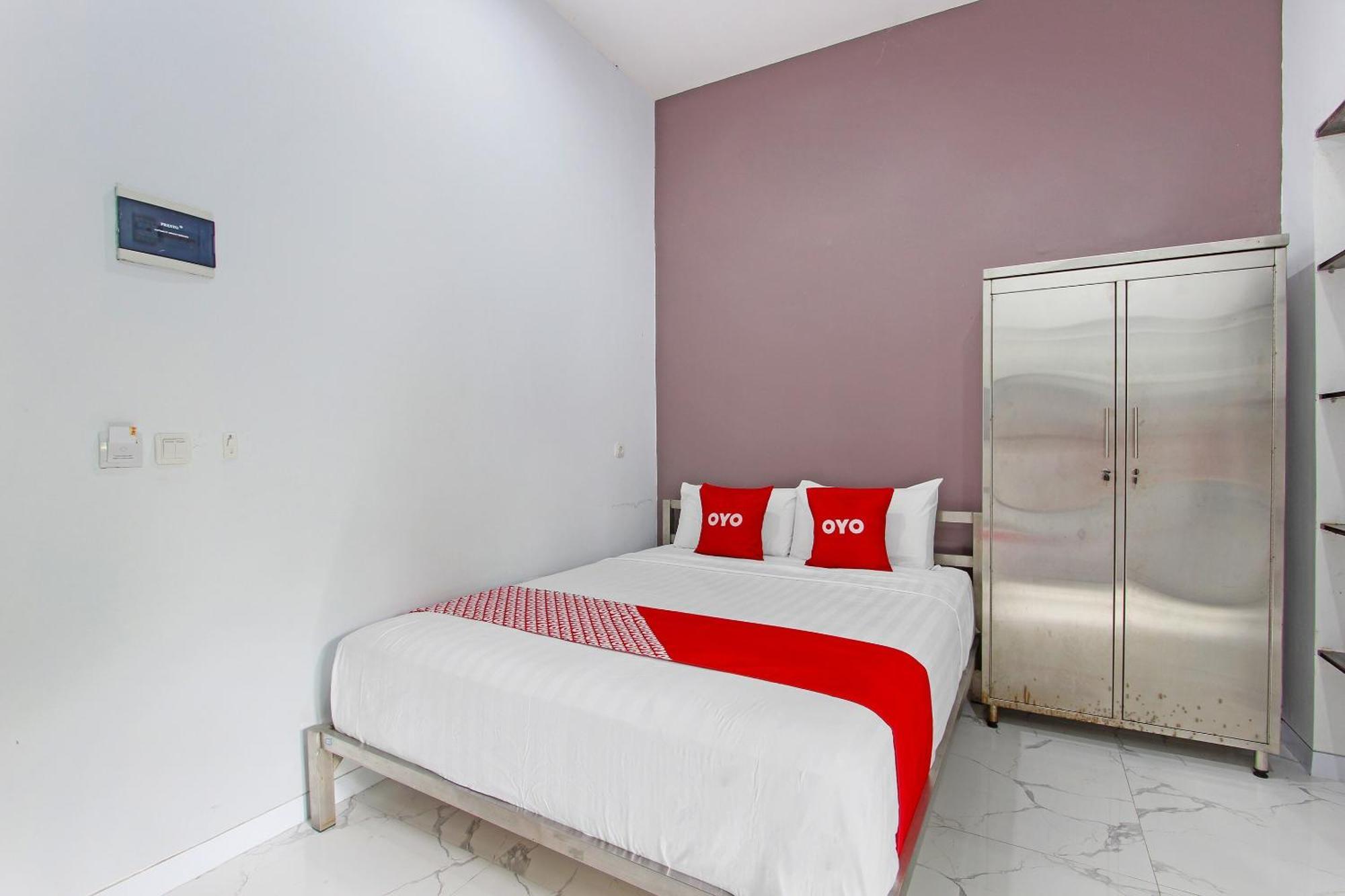 Super Oyo Capital O 91665 D'Prof Exclusive Guesthouse Semarang Exterior photo
