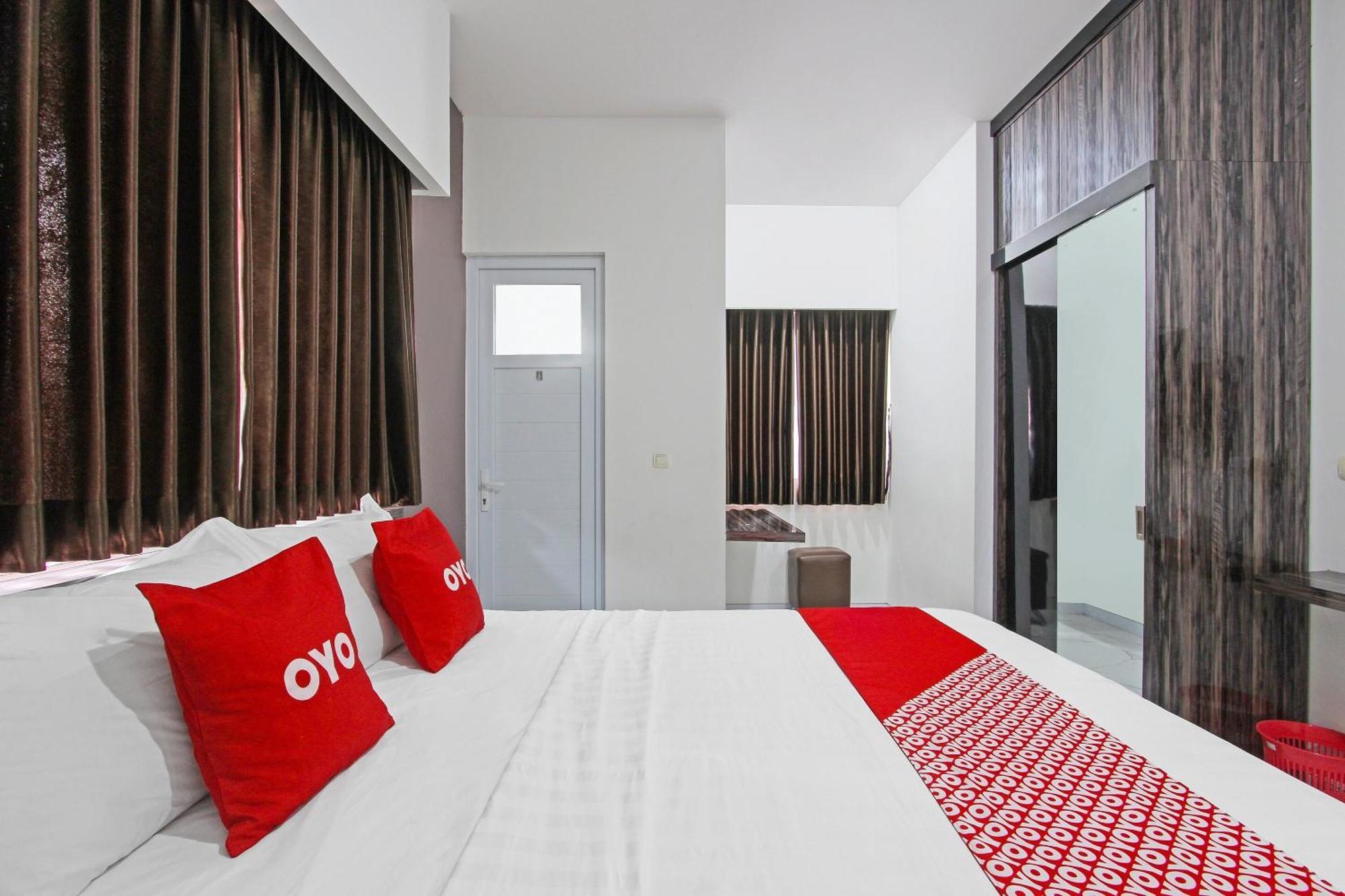 Super Oyo Capital O 91665 D'Prof Exclusive Guesthouse Semarang Exterior photo