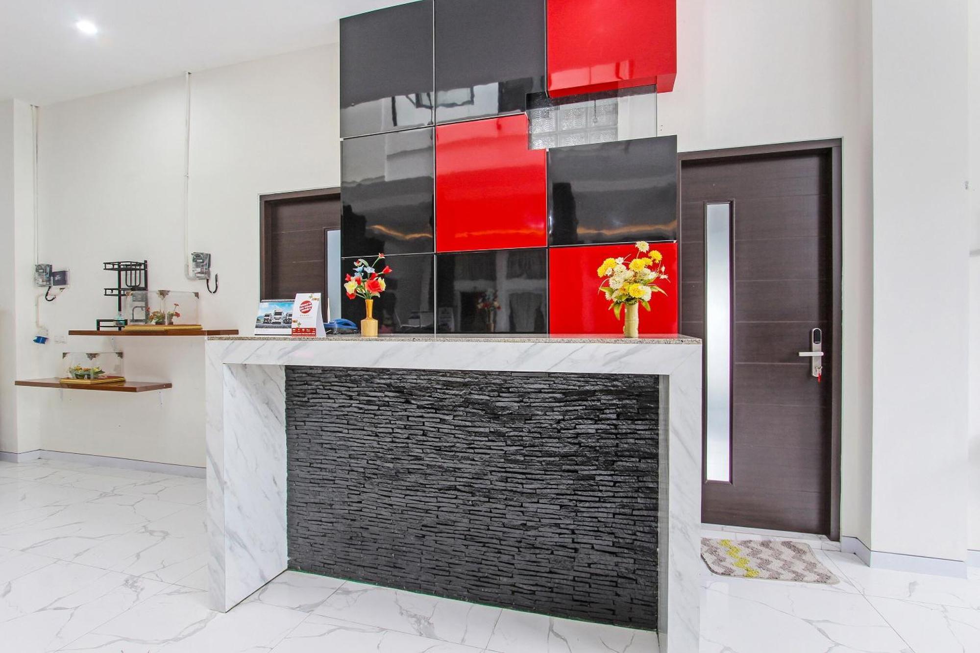 Super Oyo Capital O 91665 D'Prof Exclusive Guesthouse Semarang Exterior photo